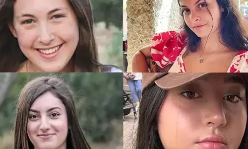 Gaza Ceasefire Updates: हमास ने इजराइल की 4 महिला सैनिकों को छोड़ा, इजराइल 200 फिलिस्तीनी कैदियों को करेगा रिहा