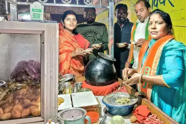 CG Election 2025: चाय वाला के बाद अब BJP ने गुपचुप वाली को दिया टिकट