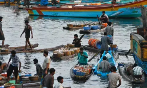 Sri Lanka Firing Case: श्रीलंकाई नौसेना ने 13 भारतीय मछुआरों पर चलाई गोलियां, 5 घायल, 2 की हालत गंभीर, भारत ने दूत को तलब किया