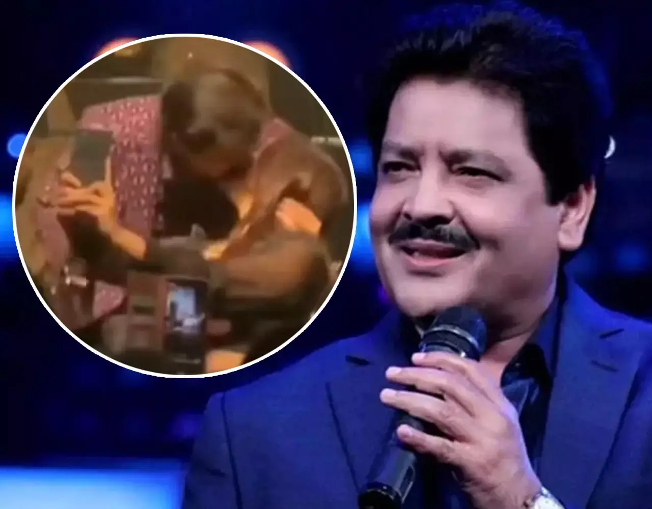 Udit Narayan Kiss:  शर्मनाक! लाइव शो में उदित नारायण ने फीमेल फैंस को किया Lip Kiss, VIDEO देख भड़के लोग...