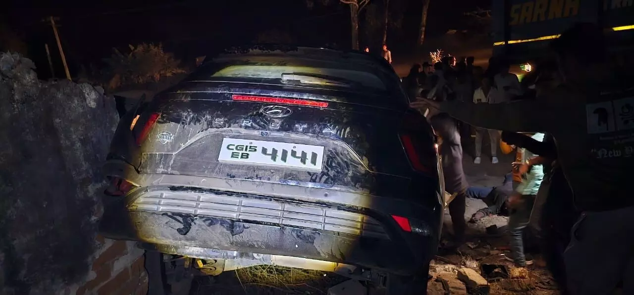 छह की मौत: छत्तीसगढ़ से कुंभ स्नान करने गए कार सवारों को ट्रेलर ने मारी टक्कर, हेड कॉन्स्टेबल समेत छह की गई जान... छह की मौत: छत्तीसगढ़ से कुंभ स्नान करने गए कार सवारों को ट्रेलर ने मारी टक्कर, हेड कॉन्स्टेबल समेत छह की गई जान...