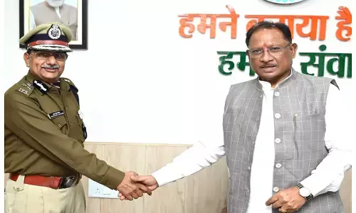 CM विष्णुदेव साय से DGP अरुण देव गौतम ने की भेंट, मुख्यमंत्री ने नई जिम्मेदारी के लिए दी शुभकामनाएं...