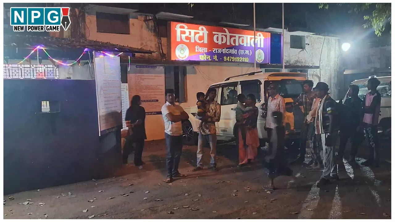 CG Crime News: लूट का डरावना खेल! बस को रुकवा कर चढ़े बदमाश, फिर हाईजैक करने की धमकी देकर यात्रियों से की लूट CG Crime News: लूट का डरावना खेल! बस को रुकवा कर चढ़े बदमाश, फिर हाईजैक करने की धमकी देकर यात्रियों से की लूट