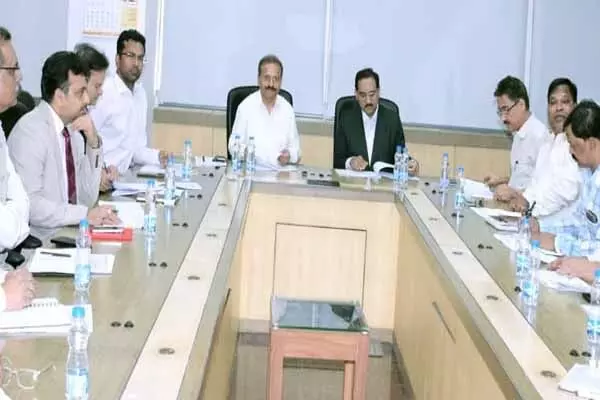 CG News: आरडीएसएस की प्रगति की समीक्षा: लाइन लॉस में कमी, स्मार्ट मीटरिंग अन्य राज्यों से बेहतर CG News: आरडीएसएस की प्रगति की समीक्षा: लाइन लॉस में कमी, स्मार्ट मीटरिंग अन्य राज्यों से बेहतर