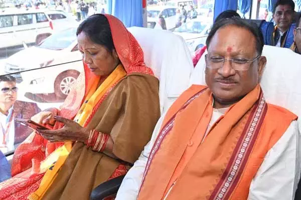 CG News: राज्यपाल और सीएम के साथ पूरी सरकार पहुंची प्रयागराज: देखिये.. फोटो CG News: राज्यपाल और सीएम के साथ पूरी सरकार पहुंची प्रयागराज: देखिये.. फोटो