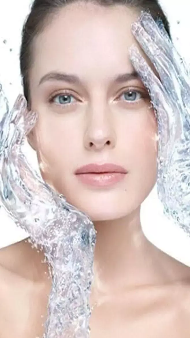 Benefits Of Drinking Enough Water For Skin: भरपूर पानी पीने से मिलेगी चमकदार-खूबसूरत त्वचा, जानिये स्किन के लिए भरपूर पानी पीने के फायदे