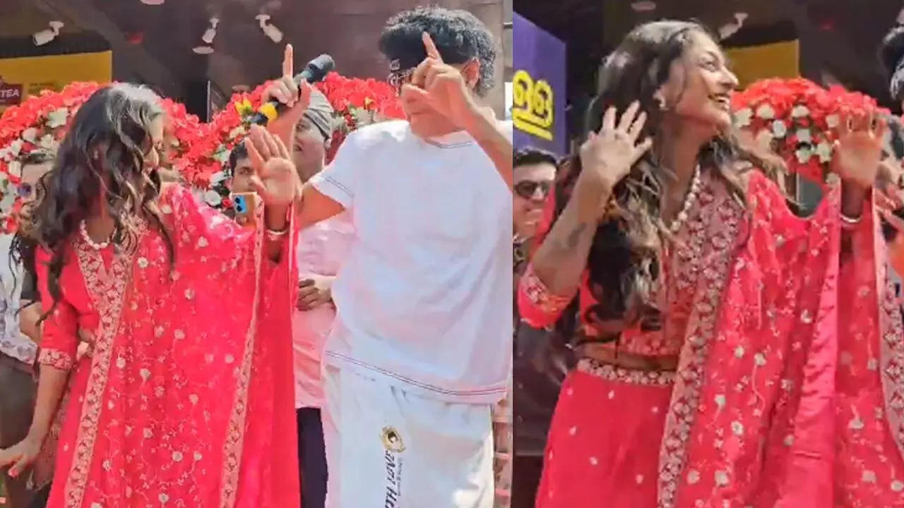 Mahakumbh Monalisa Viral Video: लाल लहंगा, मोतियों का माला, तमिल गाने पर महाकुंभ की मोनालिसा ने किया ऐसा डांस, VIDEO देख सब रह गए हैरान... Mahakumbh Monalisa Viral Video: लाल लहंगा, मोतियों का माला, तमिल गाने पर महाकुंभ की मोनालिसा ने किया ऐसा डांस, VIDEO देख सब रह गए हैरान...