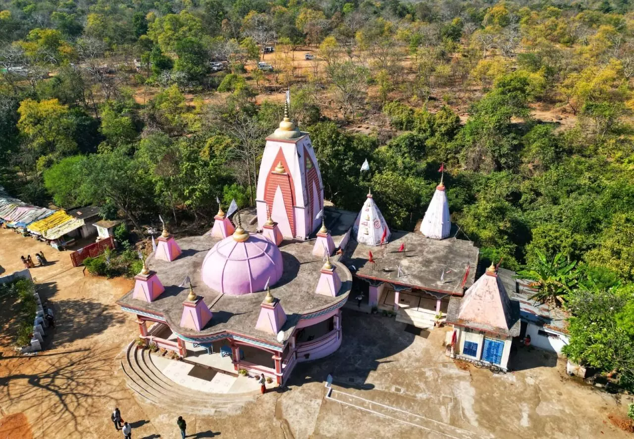Maa Siyadevi: छत्तीसगढ़ में हैं मां सियादेवी का मंदिर, वनवास के दौरान भगवान श्रीराम और लक्ष्मण, देवी सीता की खोज करते आए थे इस स्थान पर... Maa Siyadevi: छत्तीसगढ़ में हैं मां सियादेवी का मंदिर, वनवास के दौरान भगवान श्रीराम और लक्ष्मण, देवी सीता की खोज करते आए थे इस स्थान पर...