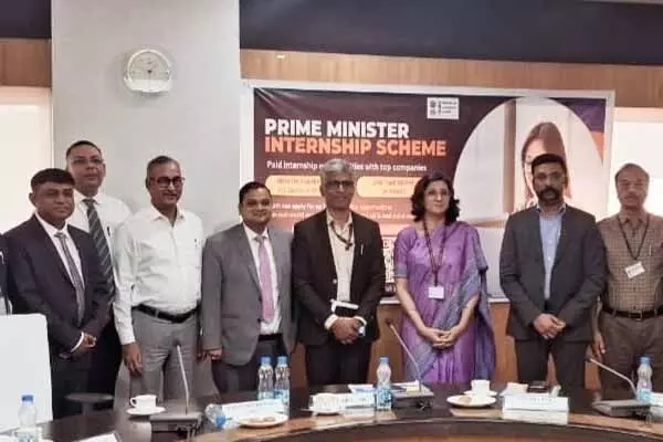 Chhattisgarh News: CG प्रधानमंत्री इंटर्नशिप योजना की समीक्षा: कॉरपोरेट कार्य मंत्रालय की सचिव ढांचे को मजबूत बनाने पर दिया जोर Chhattisgarh News: CG प्रधानमंत्री इंटर्नशिप योजना की समीक्षा: कॉरपोरेट कार्य मंत्रालय की सचिव ढांचे को मजबूत बनाने पर दिया जोर