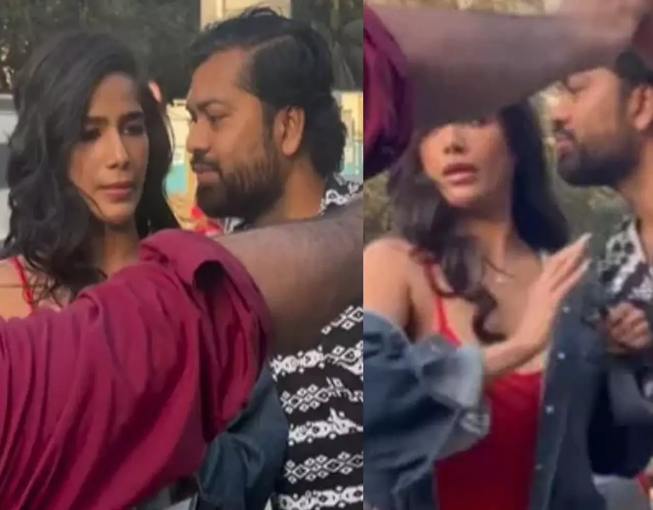 Poonam Pandey Kiss Video: ओ भाई, इस आदमी पर चढ़ा उदित नारायण का खुमार, सेल्फी के बहाने एक्ट्रेस पूनम पांडे को जबरदस्ती KISS, वीडियो वायरल... Poonam Pandey Kiss Video: ओ भाई, इस आदमी पर चढ़ा उदित नारायण का खुमार, सेल्फी के बहाने एक्ट्रेस पूनम पांडे को जबरदस्ती KISS, वीडियो वायरल...