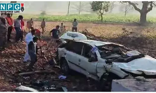 CG Road Accident: CG में दर्दनाक हादसा, महाकुंभ जा रहे श्रद्धालुओं की कार पुलिया से टकराई, 2 की मौके पर मौत, 3 घायल