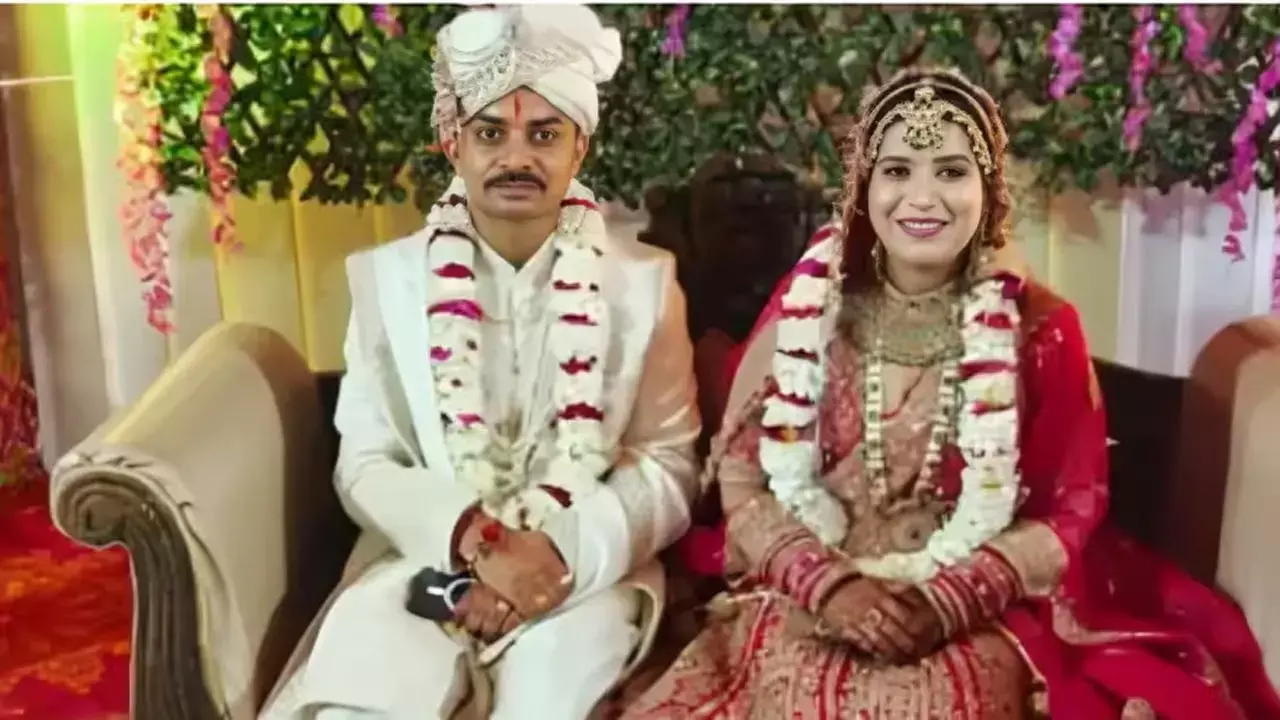 IAS-IPS Marriage News: सिर्फ 1 रुपए का शगुन लेकर रचाई शादी, IAS-IPS की इस जोड़ी ने पेश की मिसाल...
