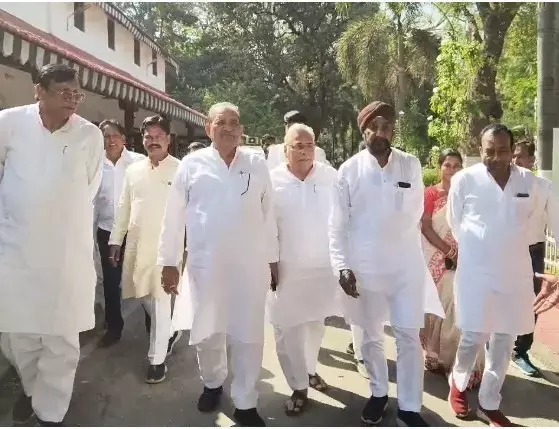 CG Congress: बिलासपुर पहुंची कांग्रेस की फैक्ट फाइंडिंग कमेटी, बंद कमरे में पदाधिकारियों से की चर्चा