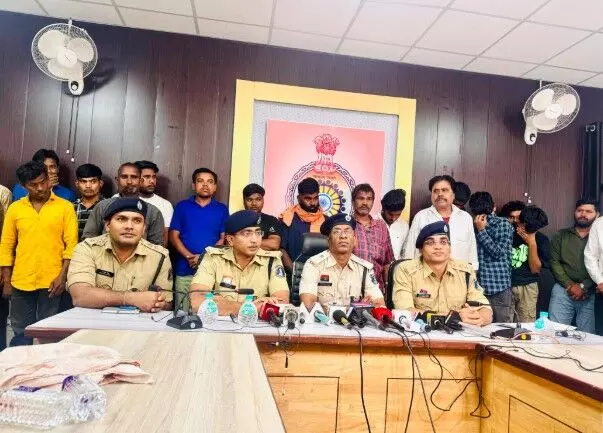 Bilaspur News: मनी म्यूल: पुलिस की देशभर में छापेमारी, 19 आरोपी गिरफ्तार, 3 करोड़ के अवैध लेनदेन का खुलासा Bilaspur News: मनी म्यूल: पुलिस की देशभर में छापेमारी, 19 आरोपी गिरफ्तार, 3 करोड़ के अवैध लेनदेन का खुलासा