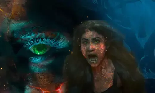 The Bhootnii Trailer: खौफ का अब मचेगा ऐसा तांडव... निकालेंगी सबकी चीखें, भूतनी बनकर दर्शकों का रोंगटे खड़े करने आ रही है पलक तिवारी और मौनी, देखिए खतरनाक ट्रेलर...
