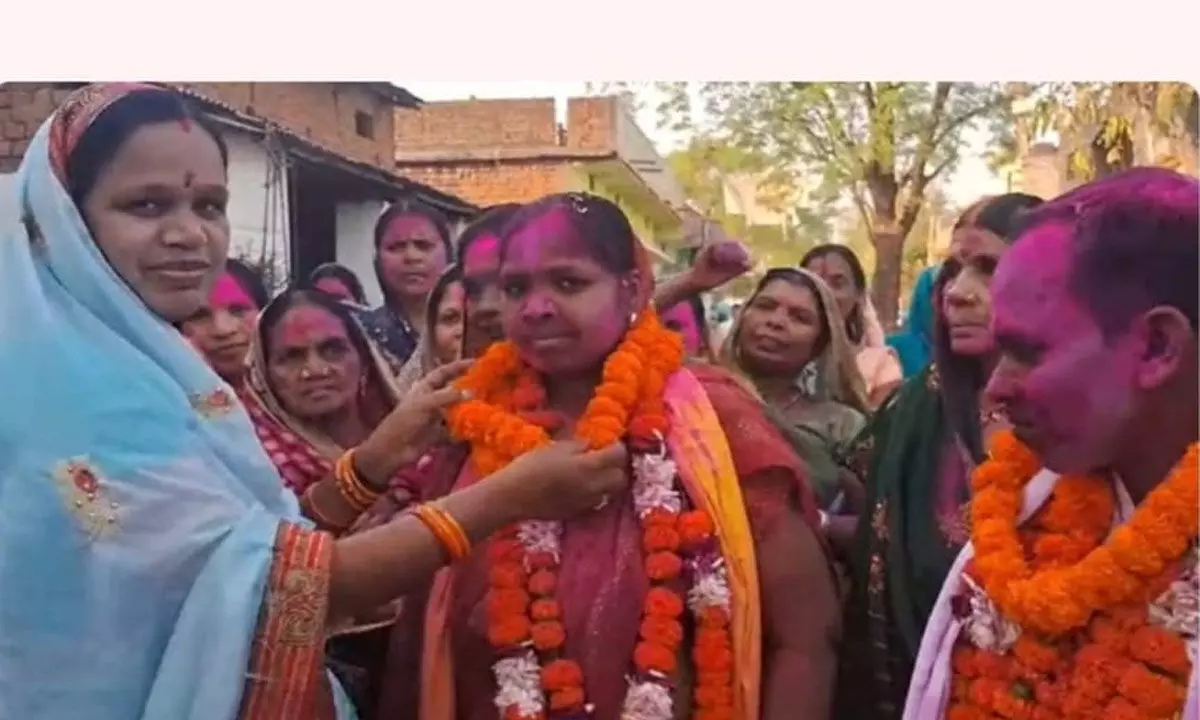 Janjgir News: मातम में बदल गई जीत की खुशियां, विजय रैली निकाल रही महिला सरपंच की मौत Janjgir News: मातम में बदल गई जीत की खुशियां, विजय रैली निकाल रही महिला सरपंच की मौत