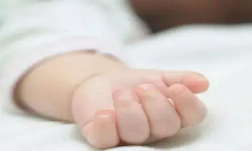 Rajasthan Alwar baby girl death: पुलिस रेड के दौरान एक महीने की बच्ची की मौत, दो पुलिसकर्मियों पर मामला दर्ज
