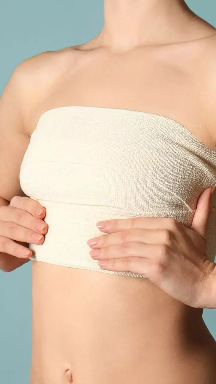 Breast Cancer Causes in Hindi: क्या टाइट ब्रा पहनने से हो सकता है ब्रेस्ट कैंसर, जानें क्या है सच्चाई