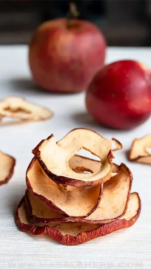 Skin Care Tips In Hindi: फलों - सब्जियों के छिलके से लाएं चेहरे पर निखार, जाने किसके छिलके से मिलेगा कैसा फायदा...