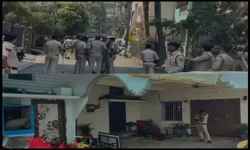Raipur News: धर्मांतरण के आरोप में जमकर हंगामा, तोड़फोड़, पुलिस मौके पर तैनात...