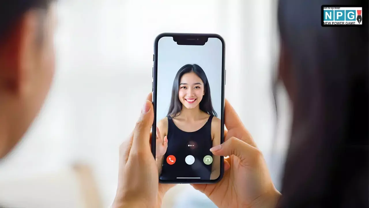WhatsApp ला रहा है धांसू फीचर, वीडियो कॉल उठाने से पहले कैमरा होगा बंद, अब स्कैमर्स की नहीं चलेगी चाल, प्राइवेसी रहेगी टॉप पर WhatsApp ला रहा है धांसू फीचर, वीडियो कॉल उठाने से पहले कैमरा होगा बंद, अब स्कैमर्स की नहीं चलेगी चाल, प्राइवेसी रहेगी टॉप पर