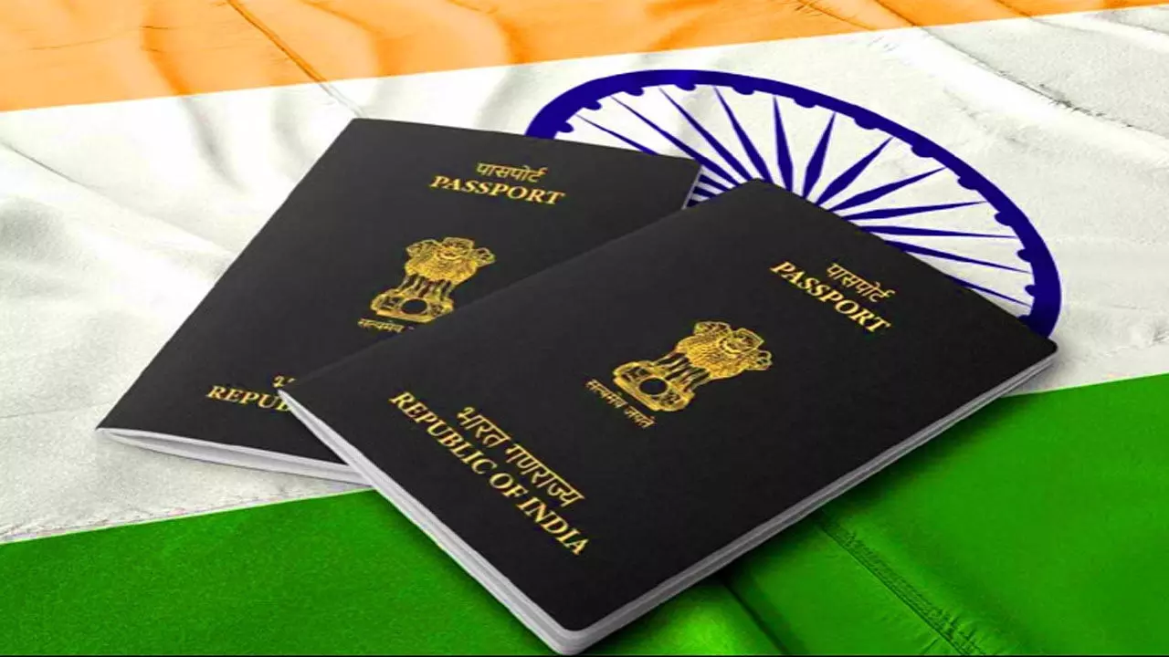 सावधान! पासपोर्ट बनाते वक्त इन गलतियों से बचें, वरना चुकाना पड़ सकता है जुर्माना सावधान! पासपोर्ट बनाते वक्त इन गलतियों से बचें, वरना चुकाना पड़ सकता है जुर्माना