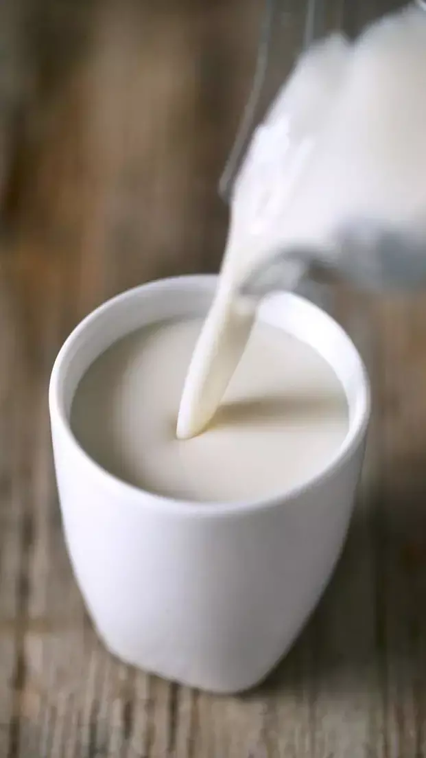 Milk Face Pack In Hindi: बेदाग त्वचा के लिए बनाये कच्चे दूध का फेस पैक