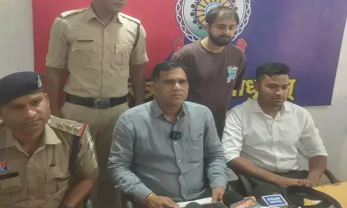 Rajnandgaon News: देशभर में 10 करोड़ की ठगी, एयरपोर्ट से ठग गिरफ्तार...