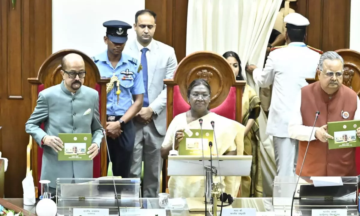 मुख्यमंत्री साय बोले-लोकतांत्रिक परंपराओं की मिसाल है छत्तीसगढ़ विधानसभा, डॉ. रमन सिंह ने कहा... मुख्यमंत्री साय बोले-लोकतांत्रिक परंपराओं की मिसाल है छत्तीसगढ़ विधानसभा, डॉ. रमन सिंह ने कहा...