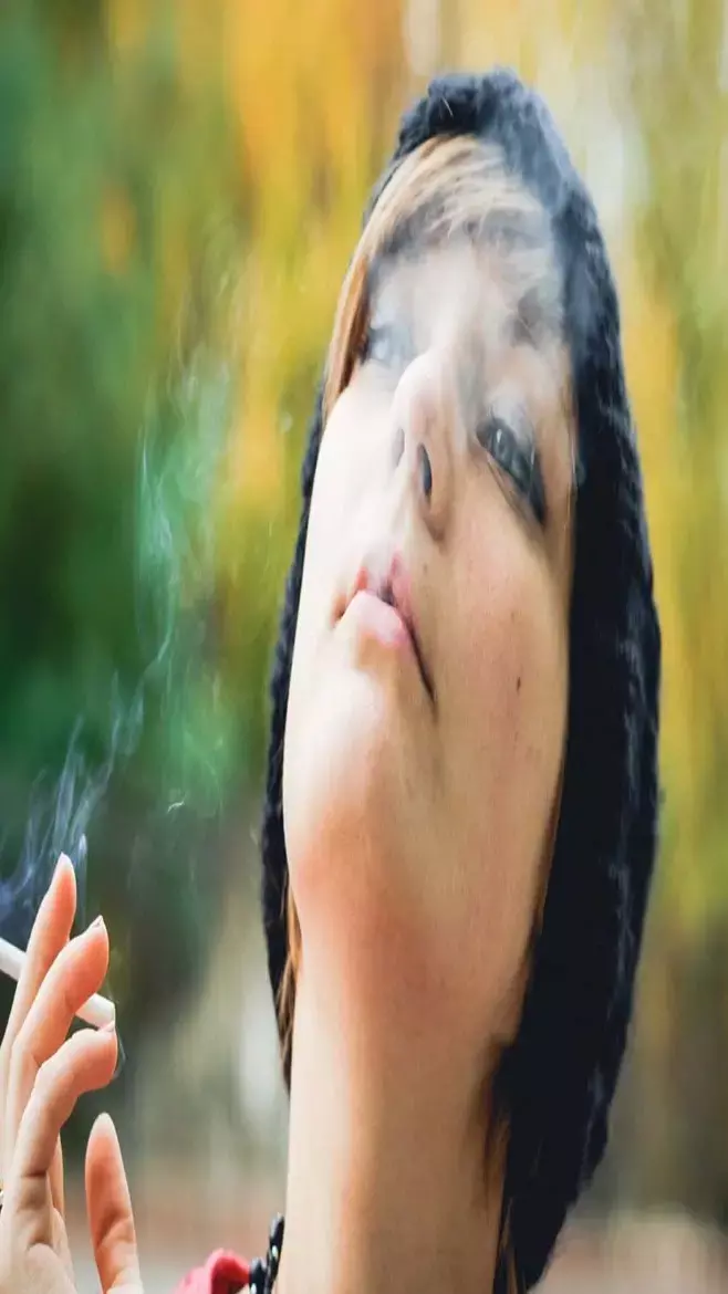 Aankhon Ki Roshni Badhane Ke Upay: आंखों की रोशनी बढ़ाने के 8 नेचुरल तरीके