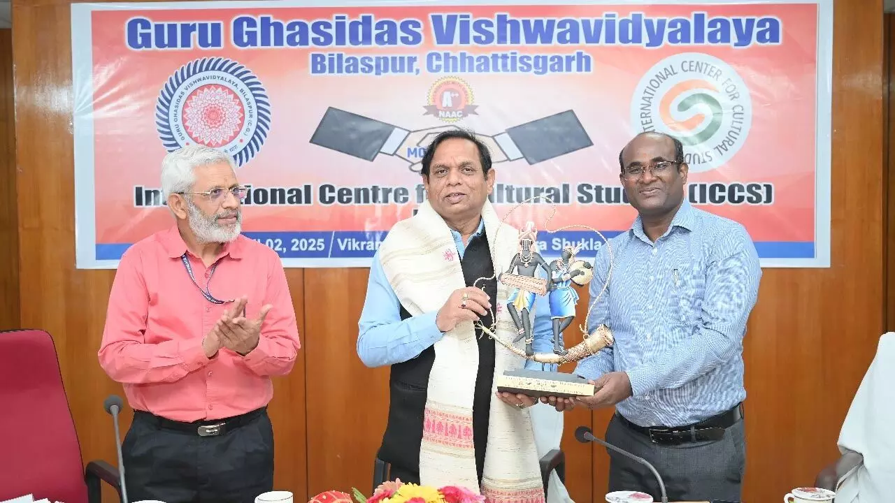 Professor Alok Kumar Chakrawal: भारतीय संस्कृति, शांति और सद्भाव का ध्वजवाहक: कुलपति प्रो. चक्रवाल, CU और ICCS भारत के मध्य समझौता ज्ञापन...