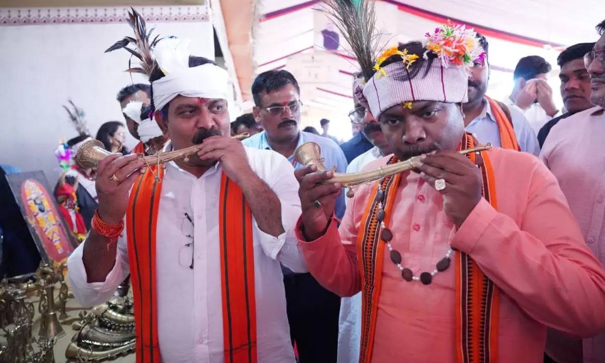 उप मुख्यमंत्री और वनमंत्री ने किया बस्तर पंडुम के संभागीय स्तरीय कार्यक्रम का उद्घाटन उप मुख्यमंत्री और वनमंत्री ने किया बस्तर पंडुम के संभागीय स्तरीय कार्यक्रम का उद्घाटन