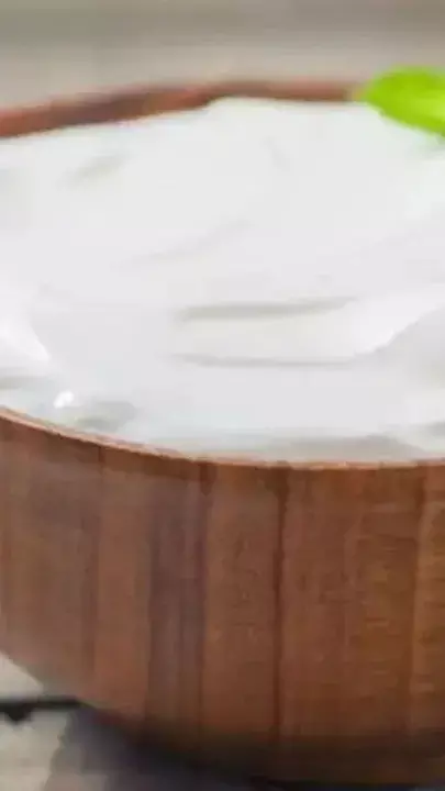 Dahi Ke Sath Kya Na Khaye: दही के साथ भूलकर भी न खाएं ये चीजें, जा सकती है जान