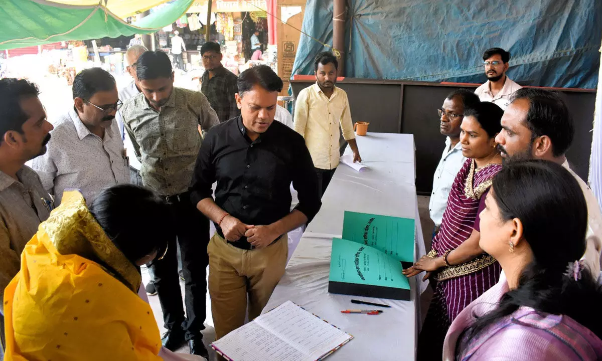 सुशासन तिहार को लेकर लोगों में दिखा उत्साह, अम्बिकापुर, कांकेर और बालोद जिले के कलेक्टरों ने लिया तैयारियों का जायजा