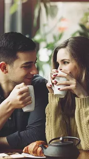 Chanakya Niti: लड़कों को कैसी लड़कियां अच्छी लगती है? आप भी जान लें