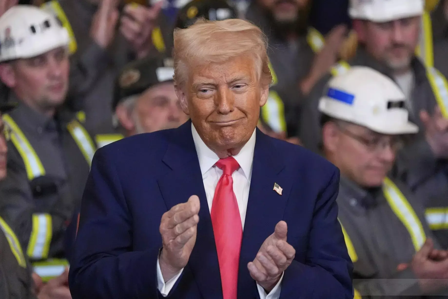 US-China Tariff War: Trump की बड़ी चाल, 75 देशों को दी राहत, लेकिन China पर चलाया 125% टैरिफ का हथौड़ा!