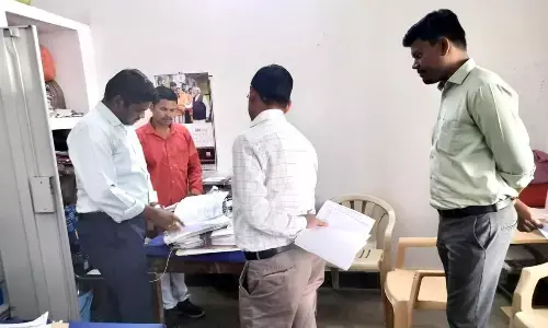 Jagdalpur News: एक्शन में कलेक्टर, नायब तहसीलदार को स्पष्टीकरण और रीडर को निलंबित करने के दिए निर्देश...