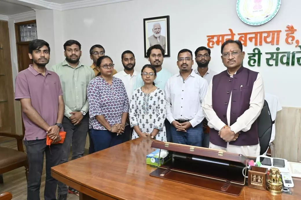 dismissed assistant teachers: बर्खास्त सहायक शिक्षकों ने आंदोलन समाप्ति की घोषणा की...सरकार ने दिखाई संवेदनशीलता, शिक्षकों ने जताया विश्वास dismissed assistant teachers: बर्खास्त सहायक शिक्षकों ने आंदोलन समाप्ति की घोषणा की...सरकार ने दिखाई संवेदनशीलता, शिक्षकों ने जताया विश्वास