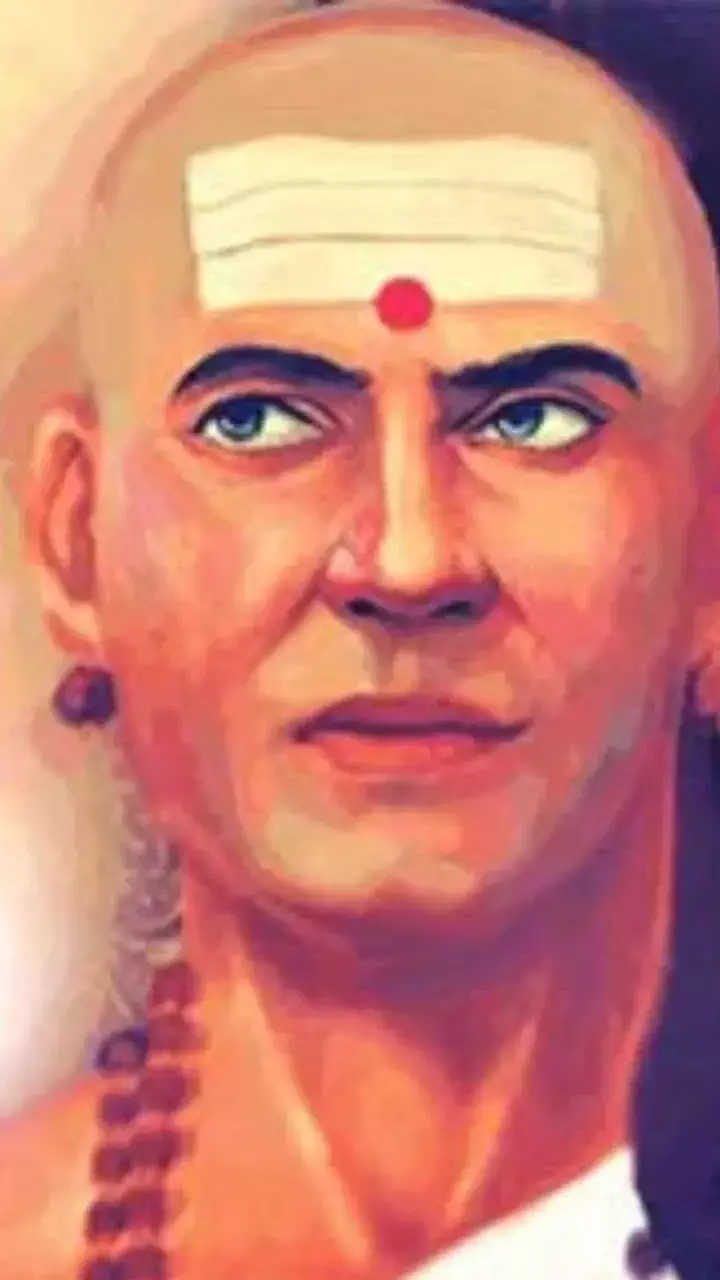 Chanakya Niti: शादी से पहले जरूर पूछें ये 3 सवाल, वरना बनने से पहले ही टूट सकता है रिश्ता!