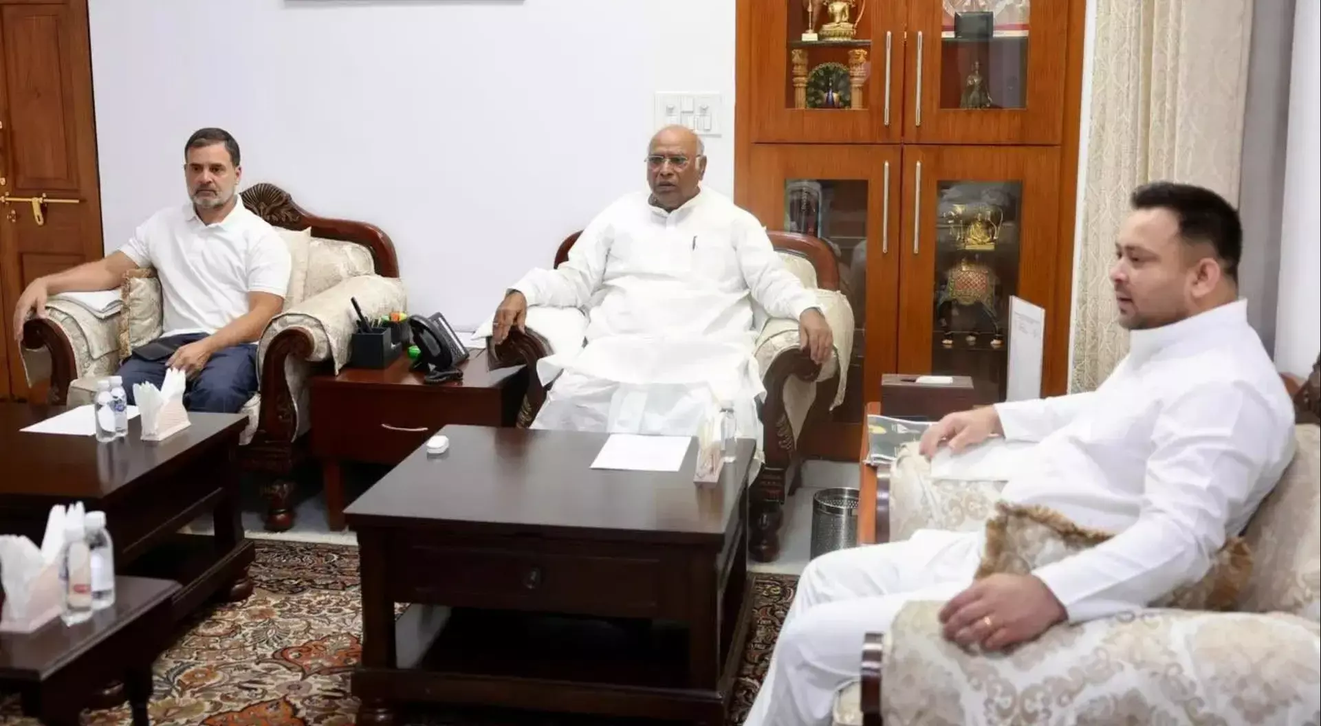 Bihar Assembly Election 2025: तेजस्वी यादव होंगे महागठबंधन का चेहरा, CM फेस पर मुहर! जानिए कब होगा सीटों का बंटवारा?