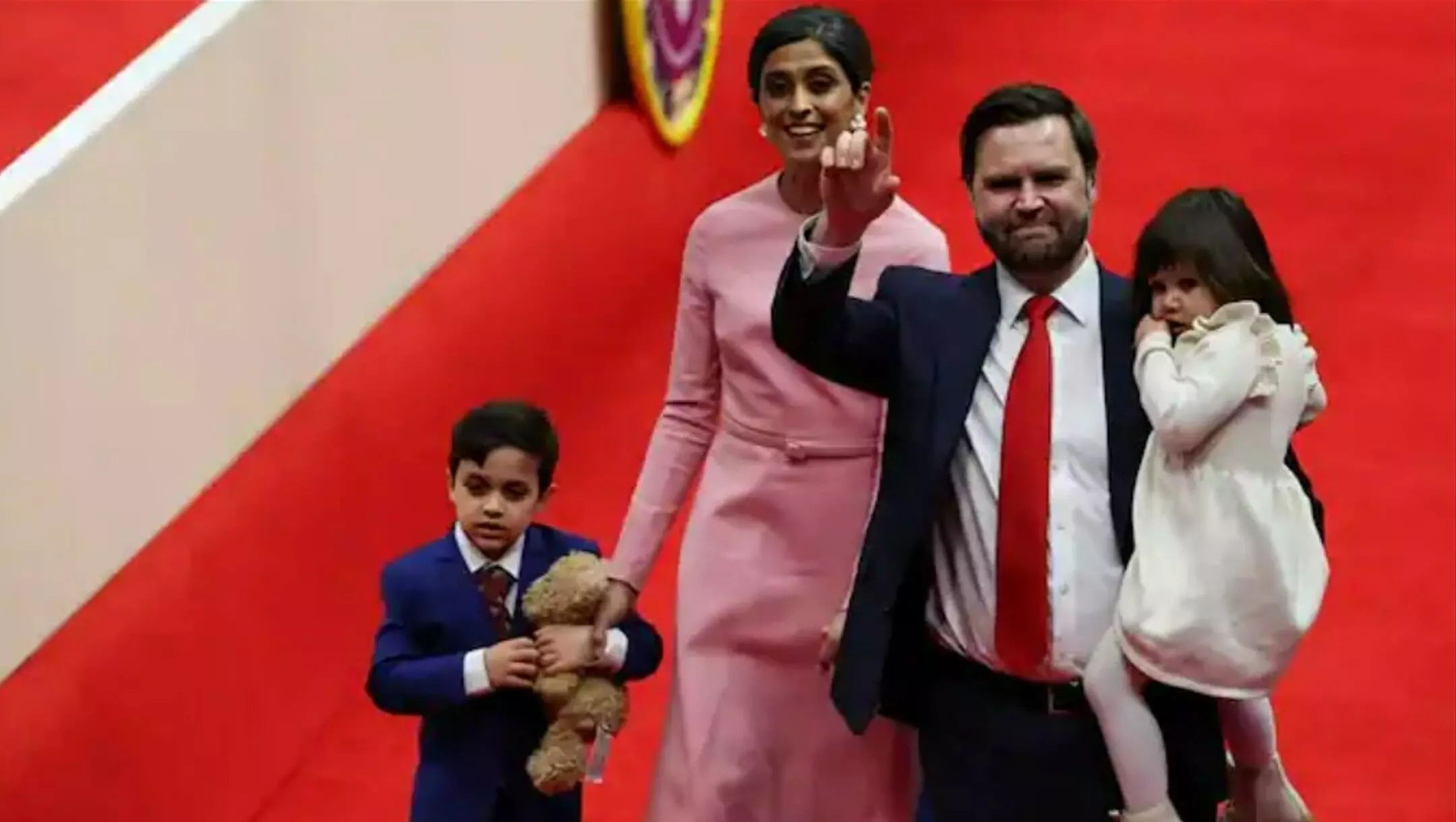 JD Vance India Visit News: अभारत पहुंचे अमेरिकी उपराष्ट्रपति जेडी वेंस, जानिए 4 दिनों की यात्रा का पूरा शेड्यूल JD Vance India Visit News: अभारत पहुंचे अमेरिकी उपराष्ट्रपति जेडी वेंस, जानिए 4 दिनों की यात्रा का पूरा शेड्यूल