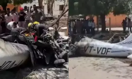 Gujarat Plane Crash: गुजरात के अमरेली में प्लेन क्रैश, विमान उड़ा रहे पायलट की मौत, रिहायशी इलाके में गिरा विमान