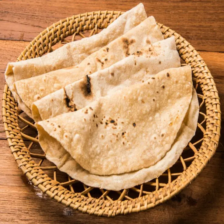 Vastu Tips For Roti: रोटी बनाते समय भूलकर भी न करें ये गलतियां! वरना मां लक्ष्मी हो जाएगी नाराज