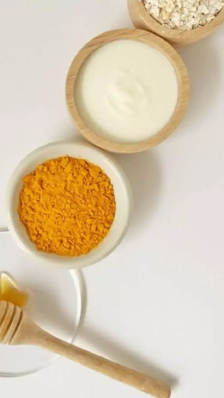Dahi For Glowing Skin: गर्मी में चेहरे को दें ठंडक और निखार, दही से ऐसे बनाएं असरदार फेसपैक