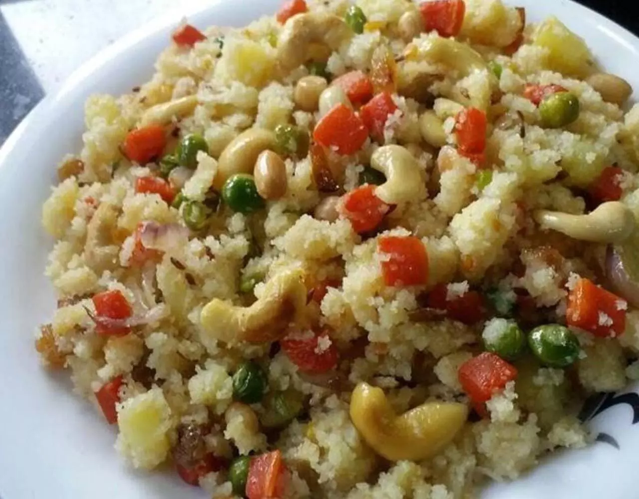 Suji Pulav Recipe : सूजी से बनाइये टेस्टी और हेल्दी पुलाव, सीखिये रेसिपी...