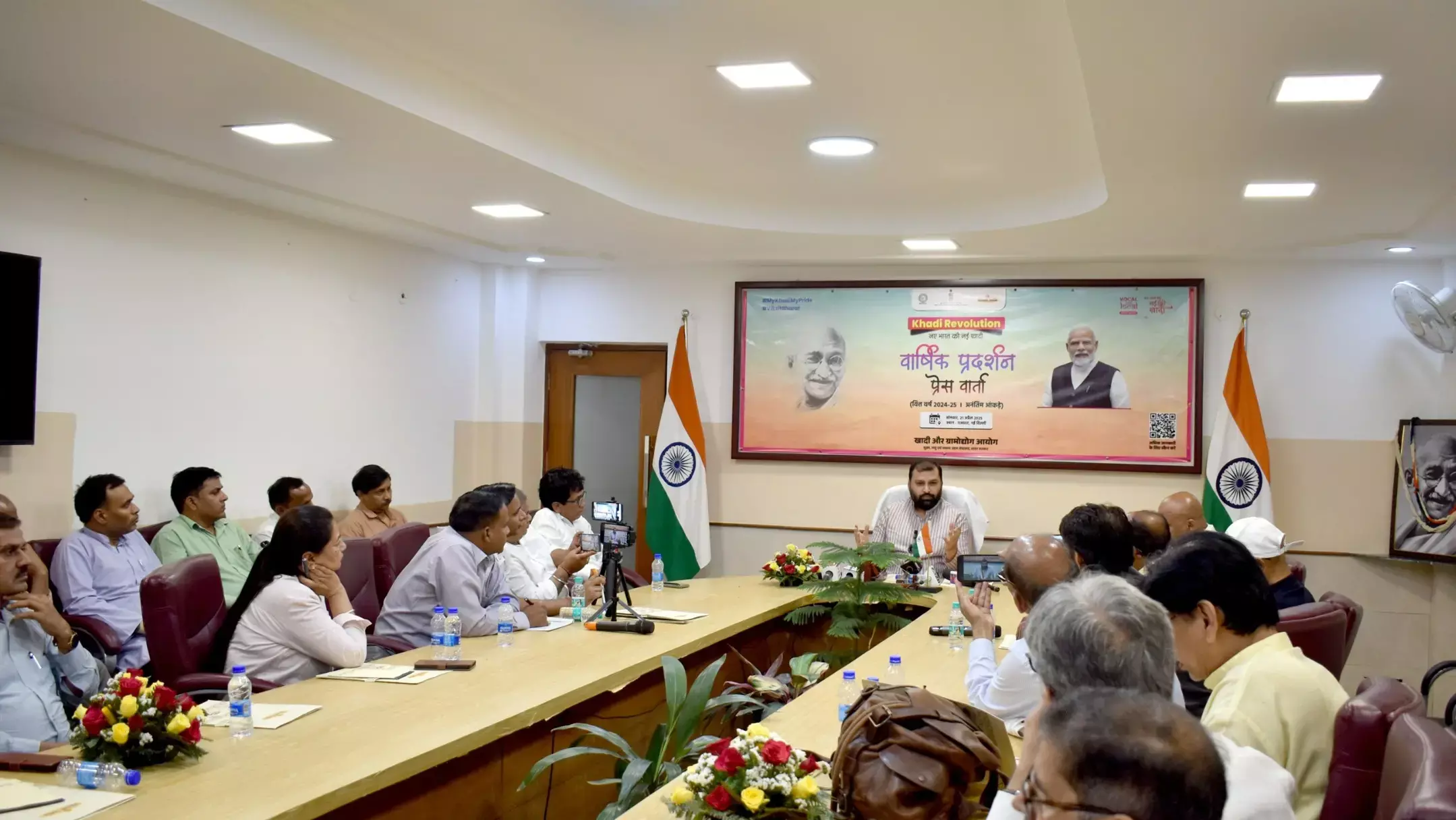 Khadi Record Business 2025: मोदी सरकार में खादी का कमाल, 1.70 लाख करोड़ का किया कारोबार, रिकॉर्ड बिक्री और रोजगार सृजन में ऐतिहासिक छलांग!