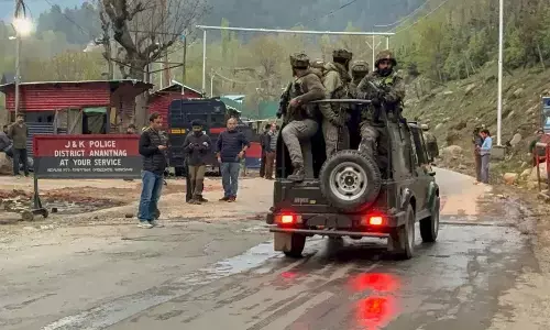 Pahalgam Attack Update: पहलगाम अटैक के बाद बड़ी कार्रवाई, जम्मू-कश्मीर में 6 आतंकियों के घरों पर चला बुलडोज़र, LoC पर पाक की गोलीबारी, सेना ने किया पलटवार
