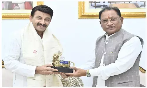 मुख्यमंत्री विष्णु देव साय से सांसद मनोज तिवारी ने की भेंट, पारंपरिक शाल ओढ़ाकर CM ने किया आत्मीय स्वागत...