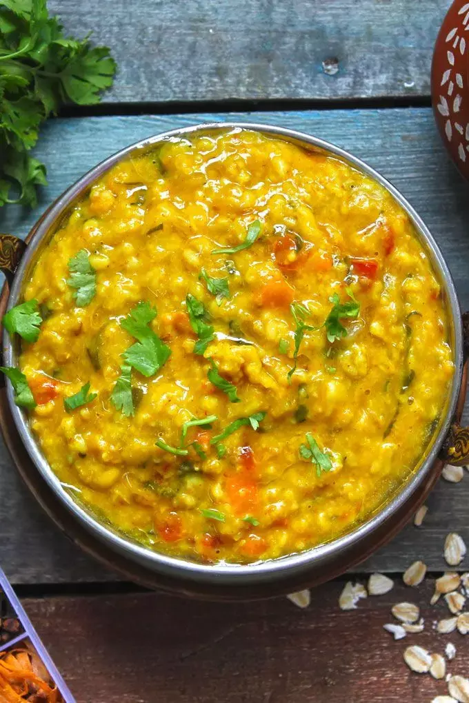 Khichdi Khane Ke Fayde: गर्मियों में खिचड़ी खाने से सेहत को होते हैं ये कई फायदे