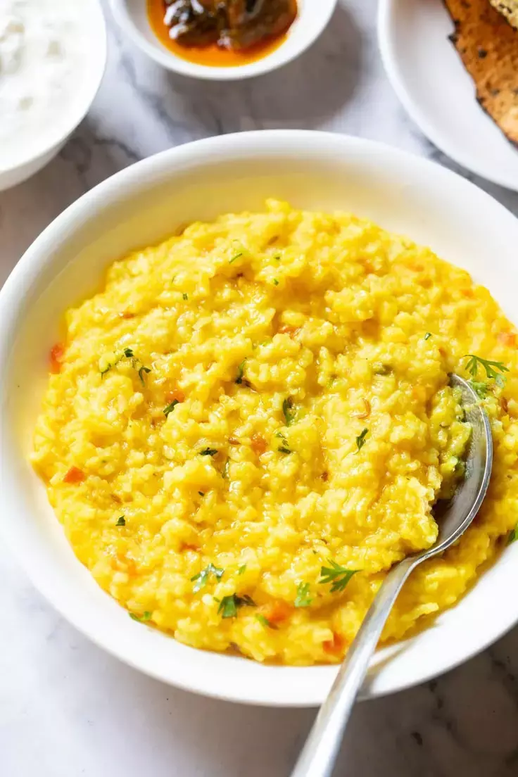Khichdi Khane Ke Fayde: गर्मियों में खिचड़ी खाने से सेहत को होते हैं ये कई फायदे